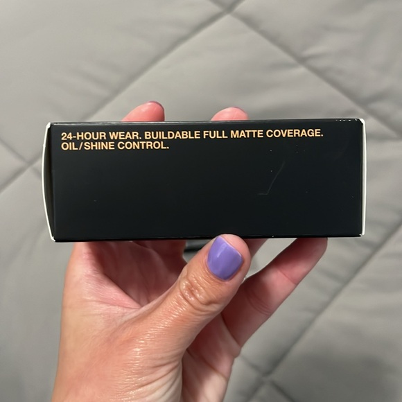 NEW! MAC Studio Fix Liquid Foundation - Picture 4 of 6